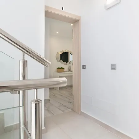 Casa Mercedes, Terrace With Sea Views Feriehus Puerto del Carmen (Lanzarote)