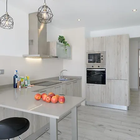 Casa Mercedes, Terrace With Sea Views Feriehus Puerto del Carmen (Lanzarote)